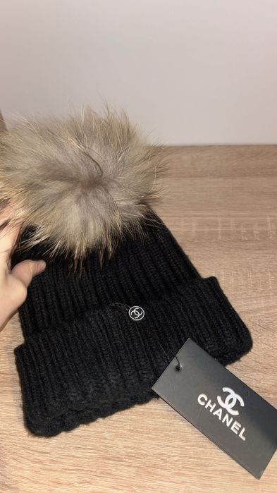 Fes Chanel negru pompon
