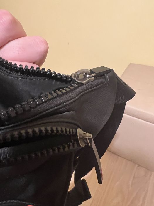 Hugo Мъжка чантичка