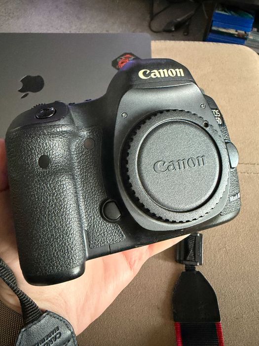 Canon 5D Mark III 22 мегапиксела фулфрейм, отлично работещ