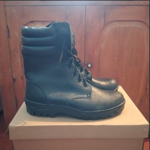 Продам Берцы новые