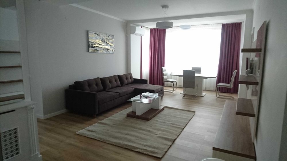 Inchiriez apartament  3 camere, cu terasa mare!