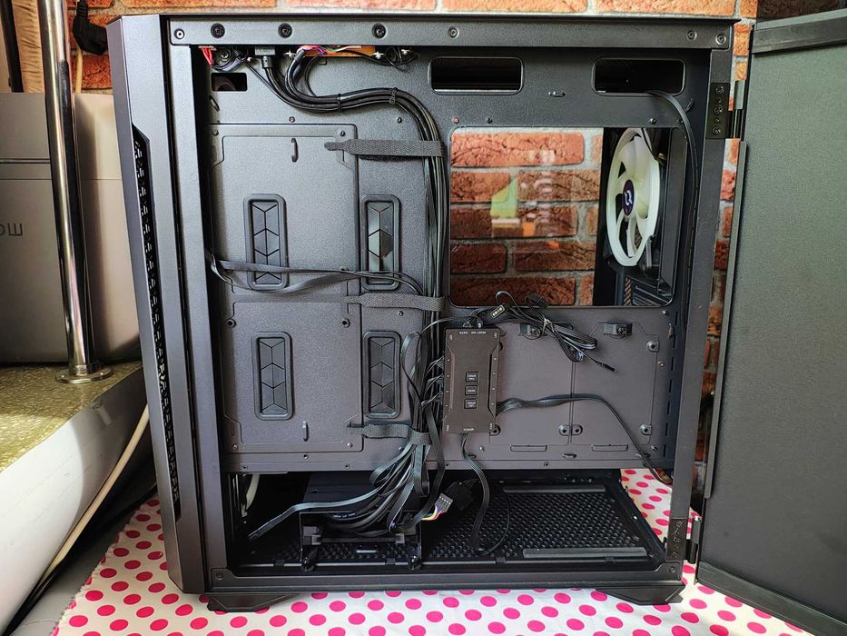Carcasa Pc AQIRYS Aquilla Black ARGB.