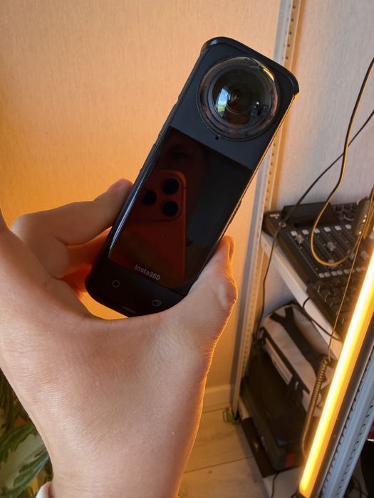 Продаю Insta360 X4