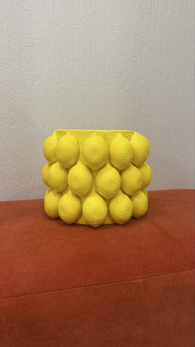 Ваза с лимонами