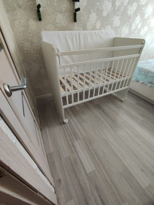 Продам детскую кроватку