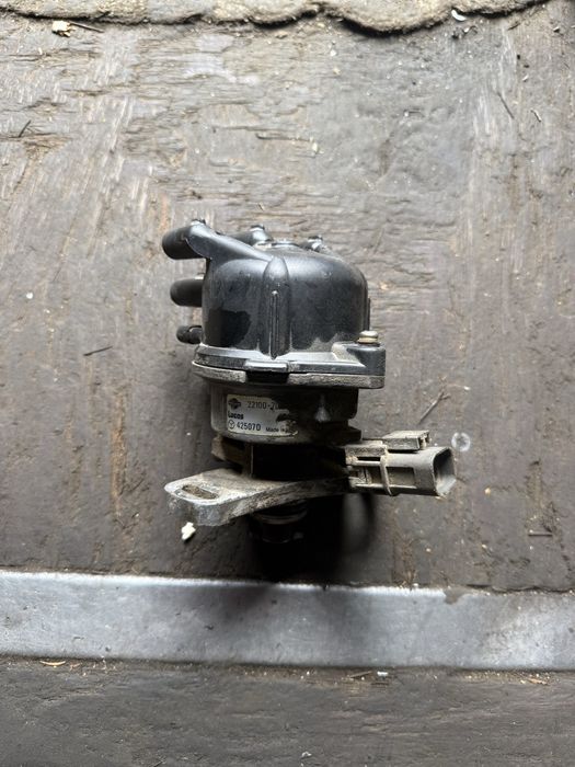 Прадаётся трамлёр на ниссан примера 2.0