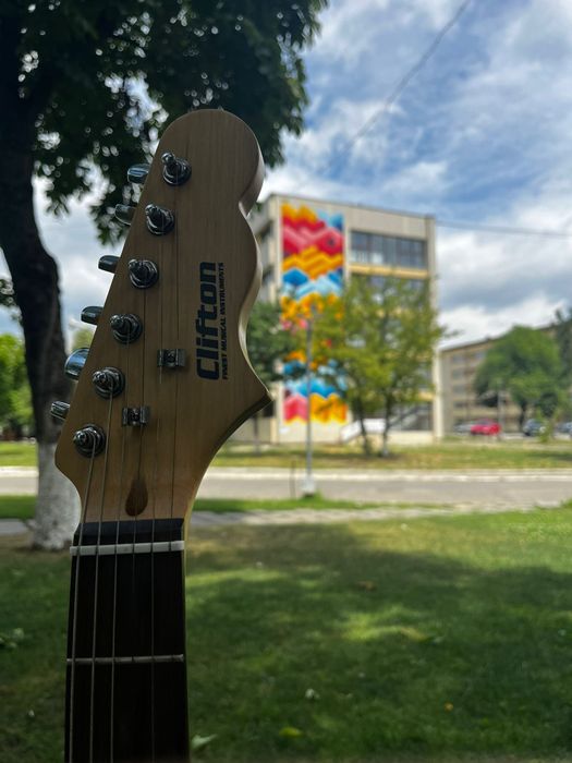 Chitară electrică Clifon