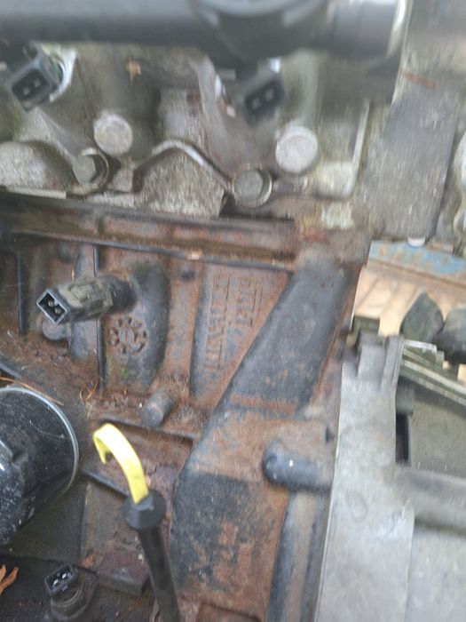 Vând motor și cutie laguna2 1.8 16v perfect funcționale