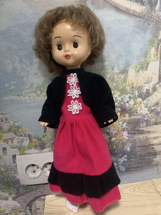 Куклы ГДР в родной одежде.