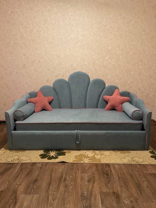 Мягкая кровать-диван "Ракушка"
