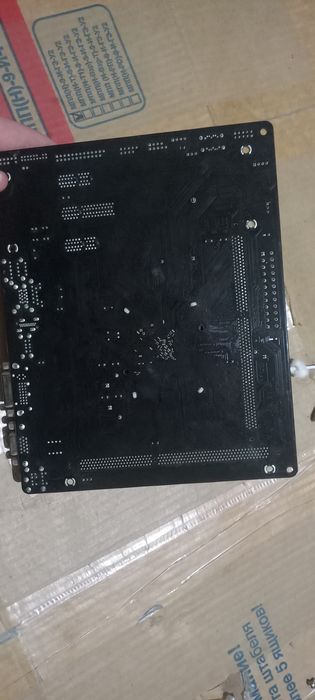 Материнская плата