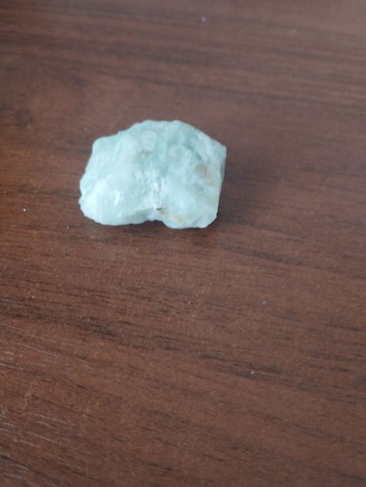 Зелёный камень очень редкий