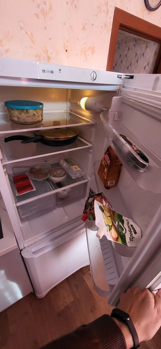 Холодильник Indesit