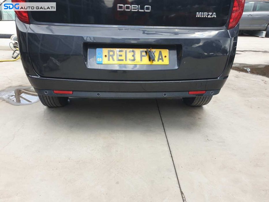 Bara Spoiler Spate cu Locas Pentru Senzori de Parcare cu Imperfectiuni Fiat Doblo 2 2009 - 2015 Culoare Negru [Q4796]