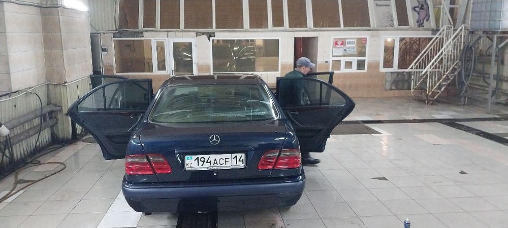 Mercedes benz E 200 МКПП6 1999г рестайлинг