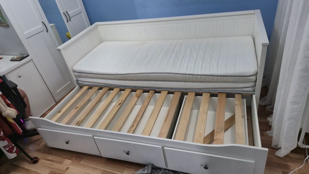 Vand divan ikea culoare alb