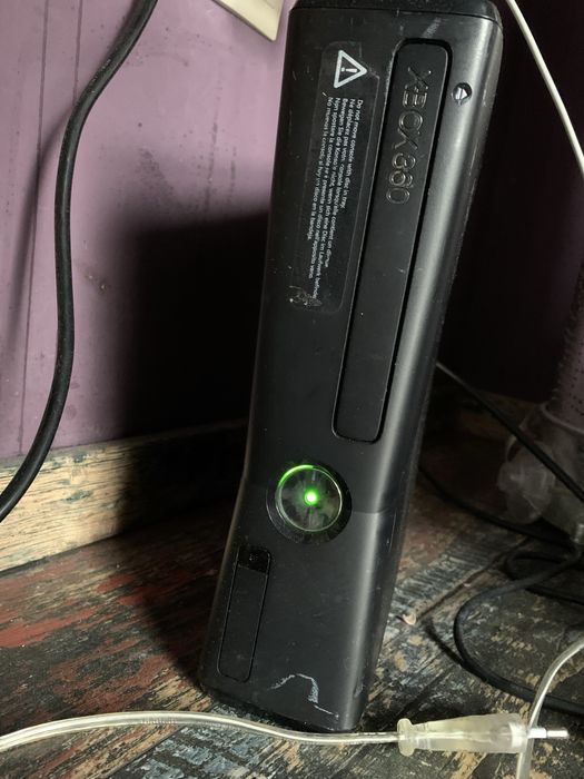 Vand Xbox 360 MODAT de 500 gb in stare perfecta