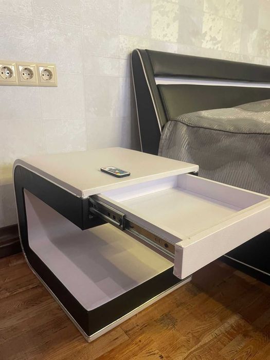 Спальная кровать