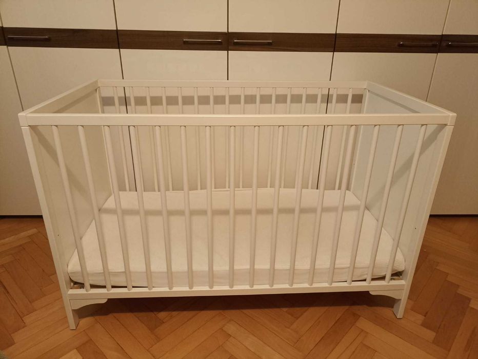 Бебешка кошара + матрак + обиколник IKEA