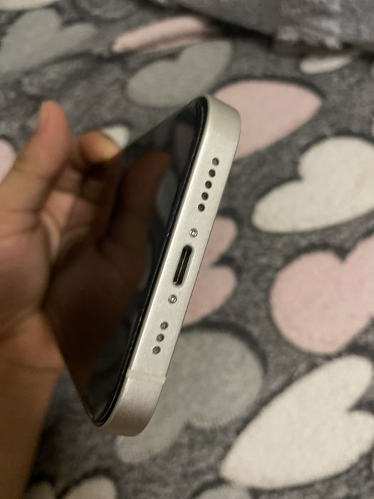 iPhone 13 с гарантии