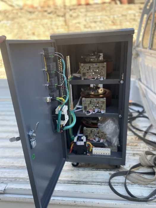 Стабилизатор напряжения 15 кВт трехфазный