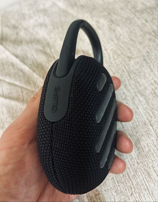 Тонколонка на JBL