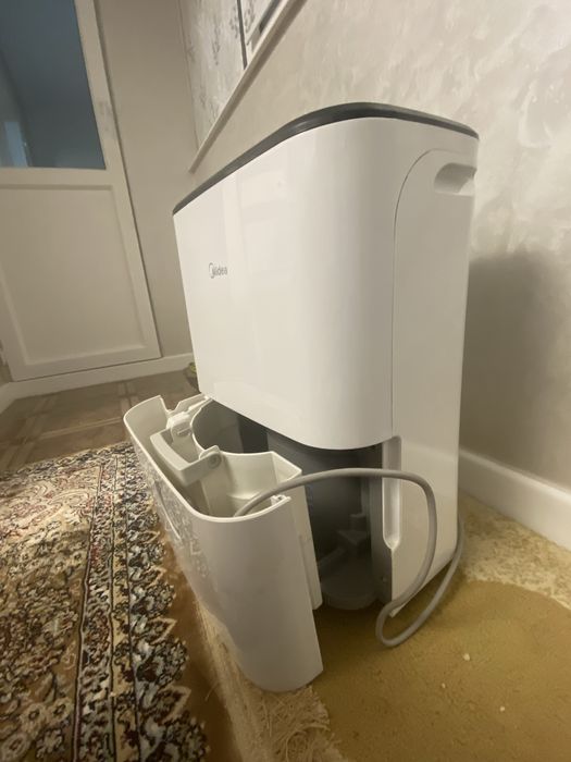 Осушитель воздуха MIDEA MDDF 20 Торг