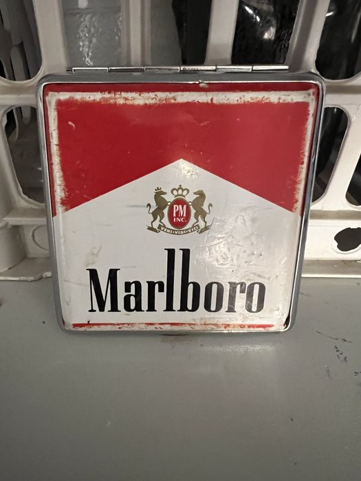 Подсигарник Marllboro