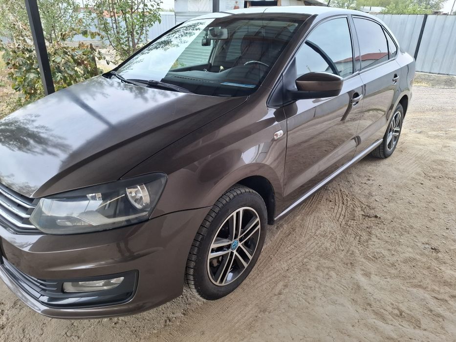 Volkswagen Polo 2015, 1.6