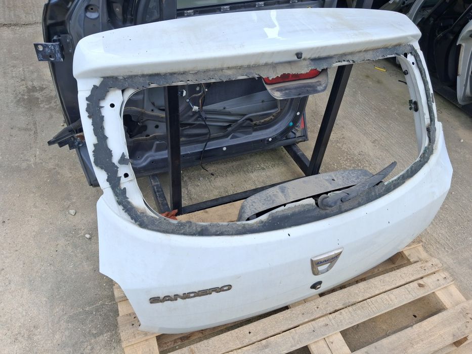 Багажна врата Dacia Sandero