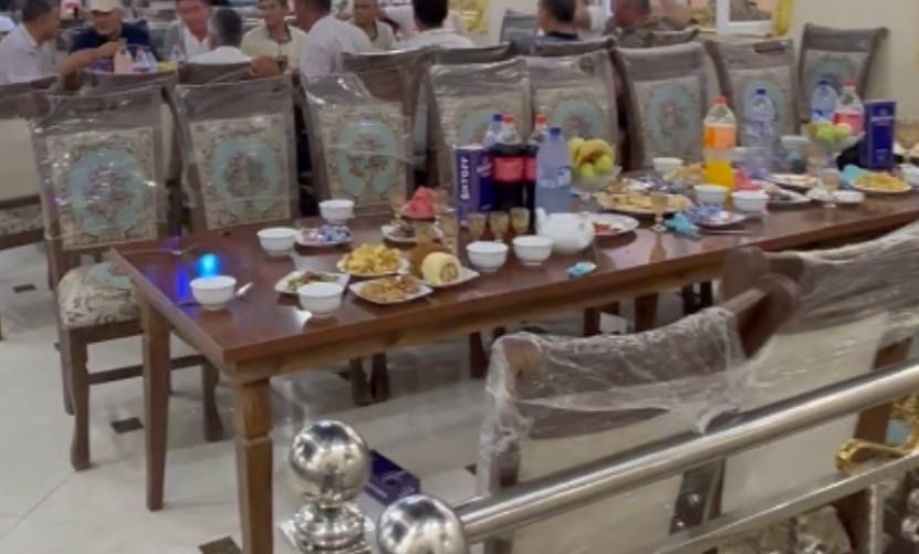 Stul stol sotiladi narxi kelishitirib beramiz oz ishlatilgan