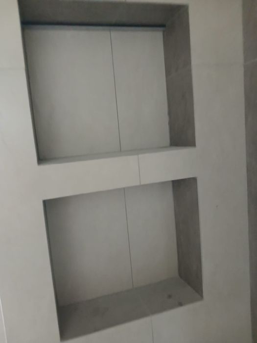 Укладка кафеля .