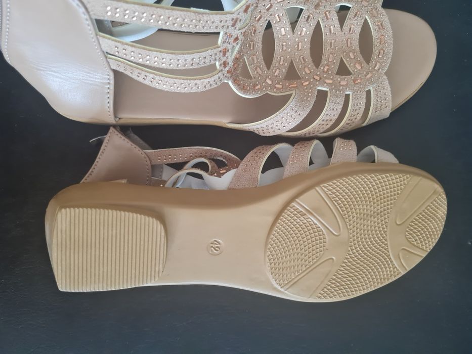 Дамски летни сандали