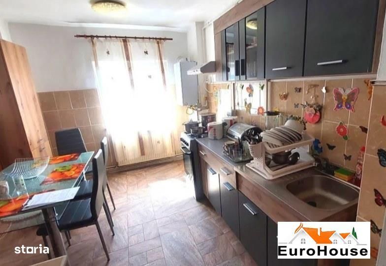 Apartament cu 4 camere de vanzare in Alba Iulia zona Cetate