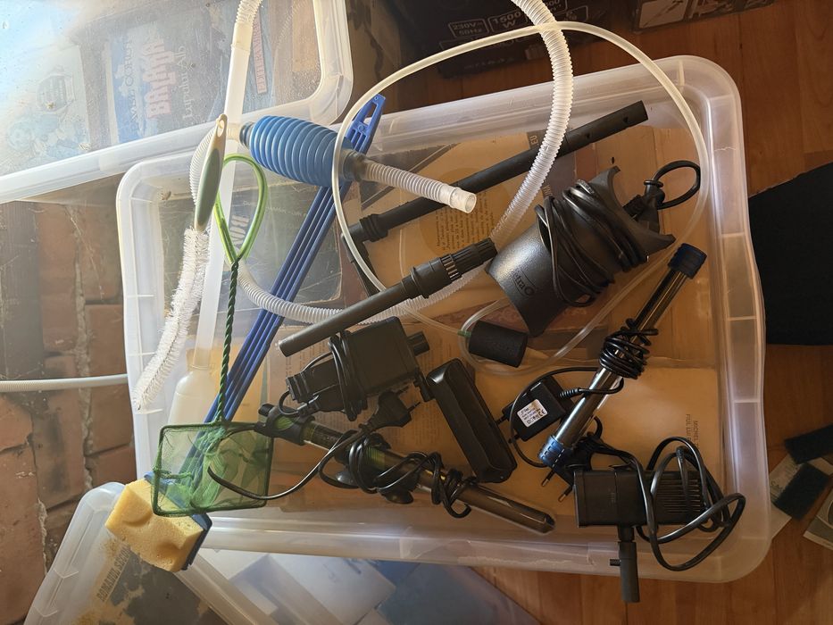 Acvariu de 40 L cu toate accesoriile