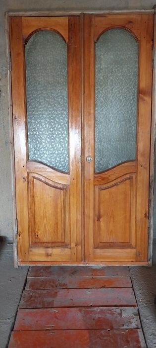 Дверь  качественное чистое лиственница