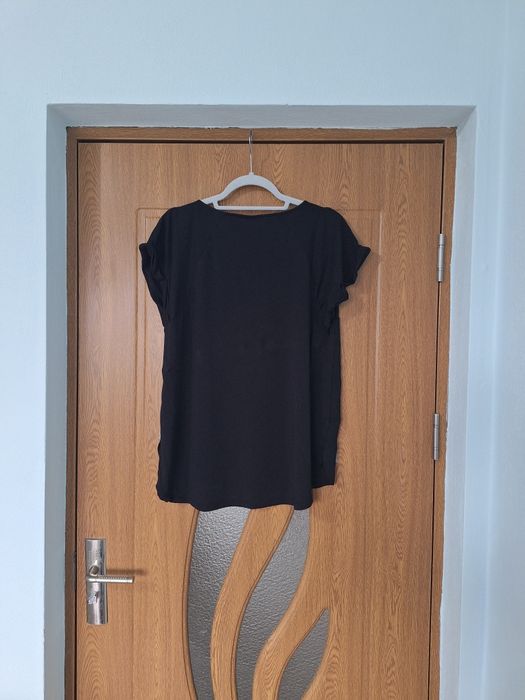 Bluza cu maneca scurta neagră, eleganta, marimea M