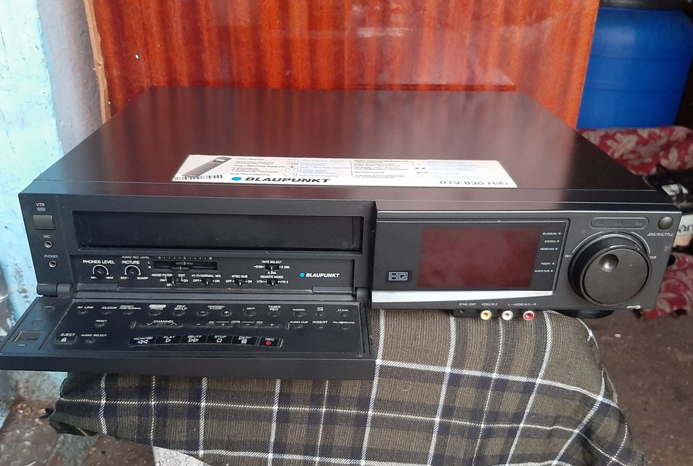 Vând videorecorder blaupunkt stereo rtv-830 în stare bună