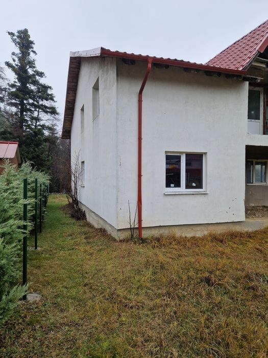 Casa 5 camere Soveja