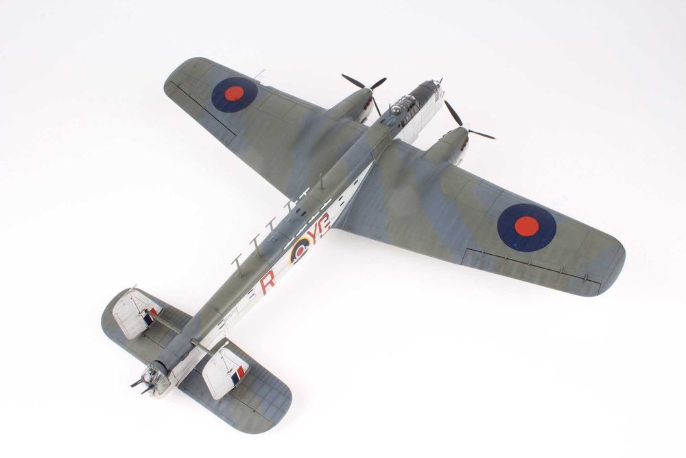 конструктор модель самолёта бомбардировщика Уитли 1/72 Англия!