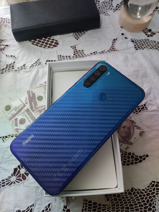 Продам телефон срочно