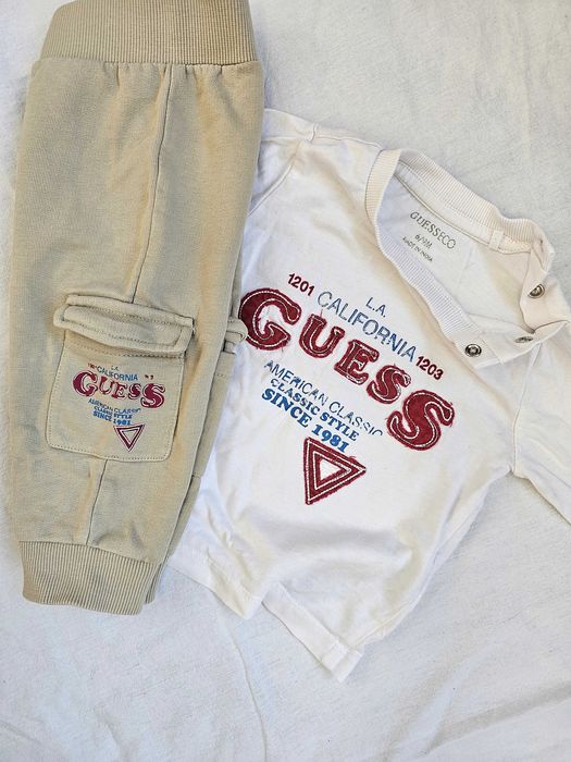Оригинален бебешки комплект Guess