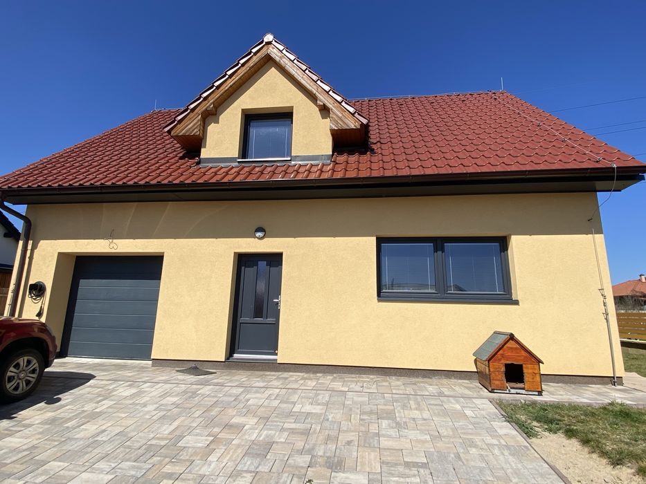 Reparatii acoperisuri montaj tigla metalica dulgherie mansarde terase