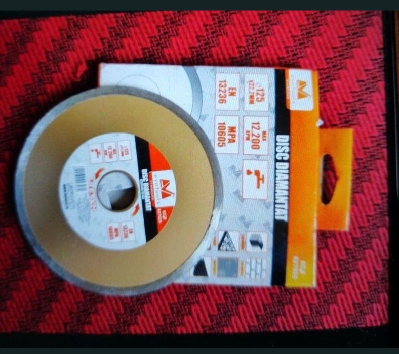 Disc diamantat, taie orice fel de beton. Este nou în ambalaj.