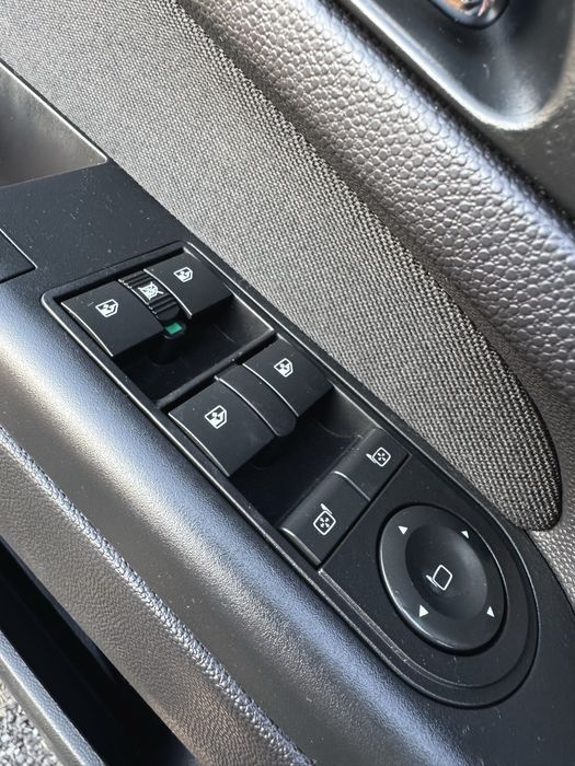 Opel zafira | euro5 | 7 locuri | garanție | rate | parc auto |