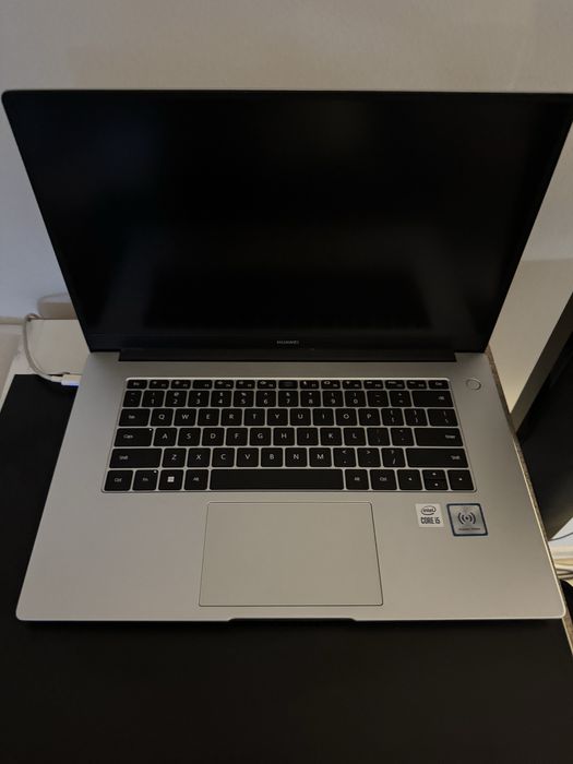Laptop Huawei MateBook D15, 15.6” full HD, i5, SSD 512GB