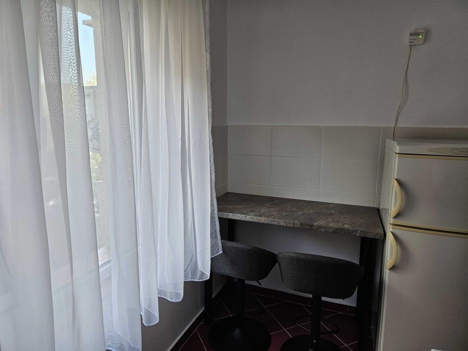 PROPRIETAR –  inchiriez Garsonieră 36 mp, decomandată, bloc mixt, lângă Mega Mall, et. 2/4