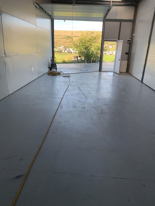 Inchiriez hala 100mp