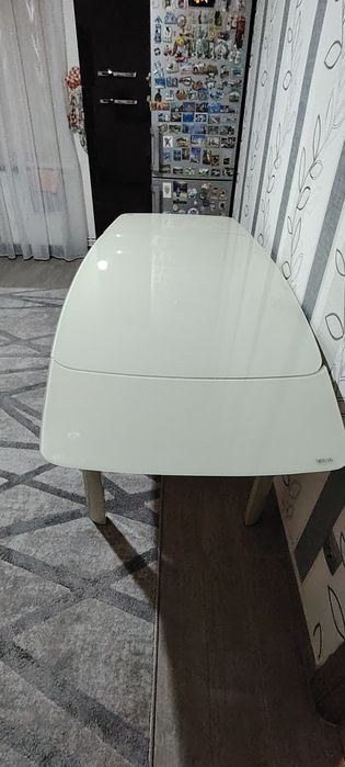 Vând masa extensibilă de sticla
