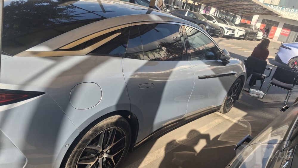 BYD hanL sof elektr
